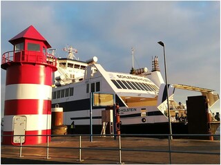 Fähre im Hafen Wyk
