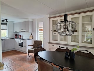 Küche und Esszimmer