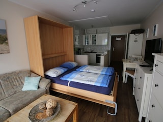 Vollwertiges Bett ( 160 cm mal 200 cm )