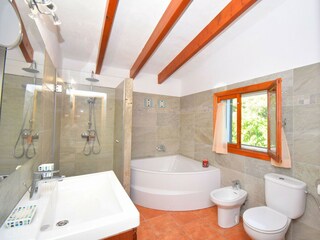 Cottage Pollensa Features 44