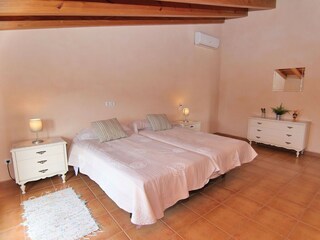 Cottage Búger Features 26