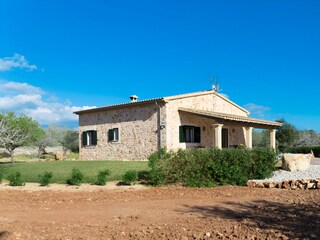Cottage Sineu Outdoor Recording 4