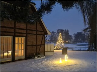 Zur Weihnachtszeit drinnen und draußen gemütlich