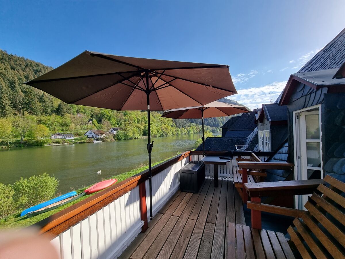 Moselschiefer Terrasse Blick Moselaufwärts