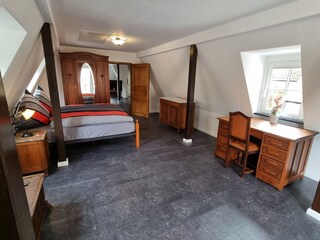 Schlafzimmer Moselschiefer