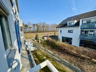 Balkon mit seitlichem Meerblick