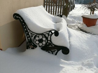 Sitzbank im Winter
