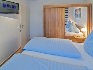 Schlafzimmer Bild III
