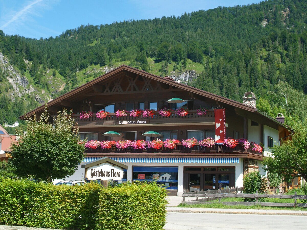 Ferienwohnung Hausbergblick, Reit im Winkl, Firma Gästehaus Flora