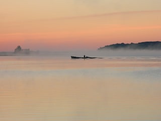 Frühnebel auf der Müritz.