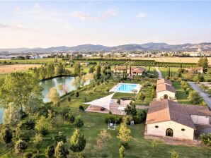 Apartment Ansprechende Wohnung in Santa Maria degli Angeli mit Pool - Santa Maria degli Angeli (Assisi) - image1