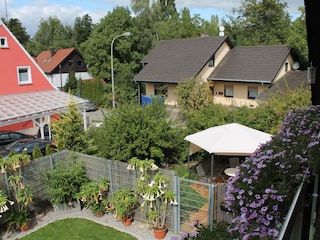 Blick auf den Gartenpavillion