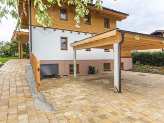 1 Carport für jede Wohnung + 2 Freiplätze