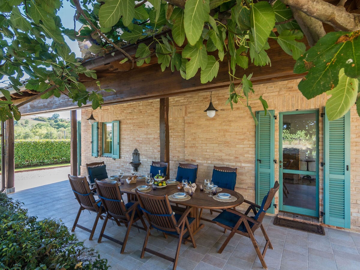 Casale Vigneto - Ausgestattete Veranda zum Essen