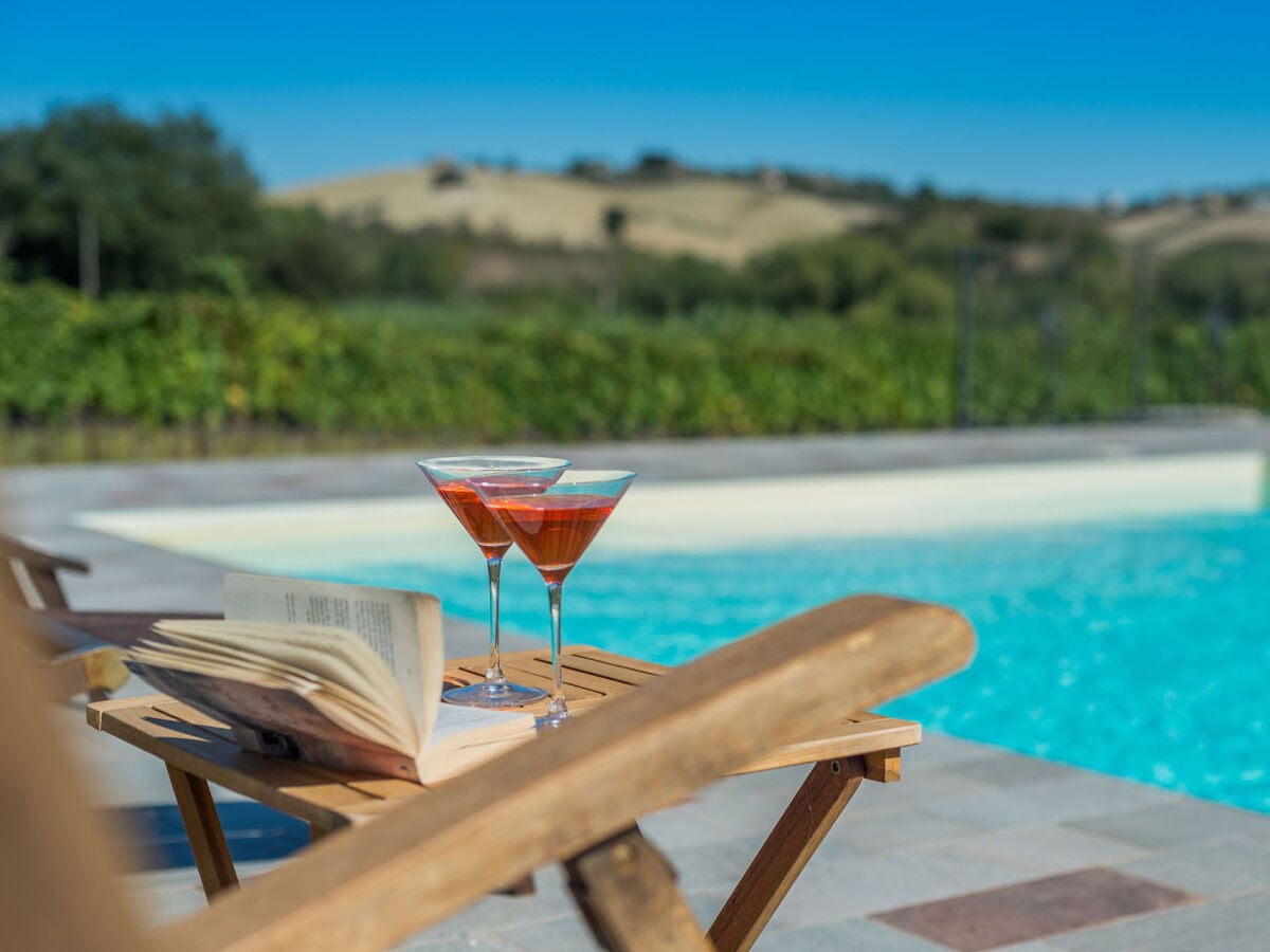 Casale Vigneto - Aperitifs am Pool