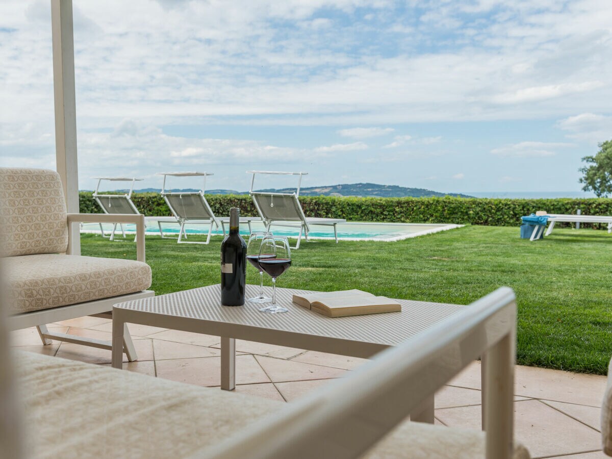 Villa Selene - Pool mit Meerblick auf Pesaro