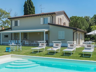 Villa Pesaro Buitenaudio-opname 1