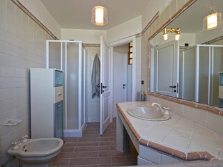 Villa Selene – Badezimmer mit Dusche