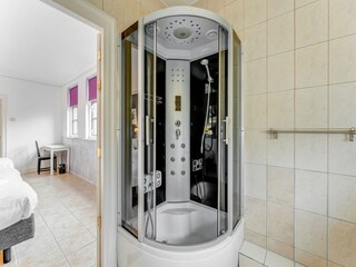 Apartment Sint Maartensvlotbrug Features 11