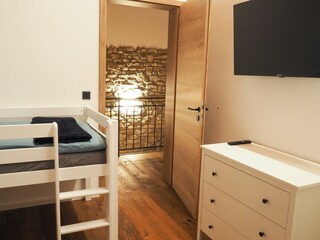 Maria: Schlafzimmer OG 1 x Einzelbett und Hochbett