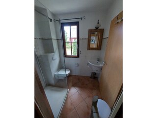 Dusche im EG neben der  Sauna