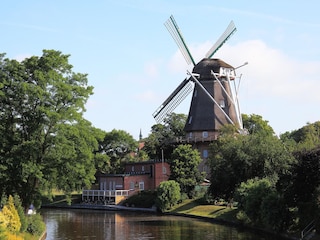 Mühle in Hinte, mit dem Boot zu erreichen