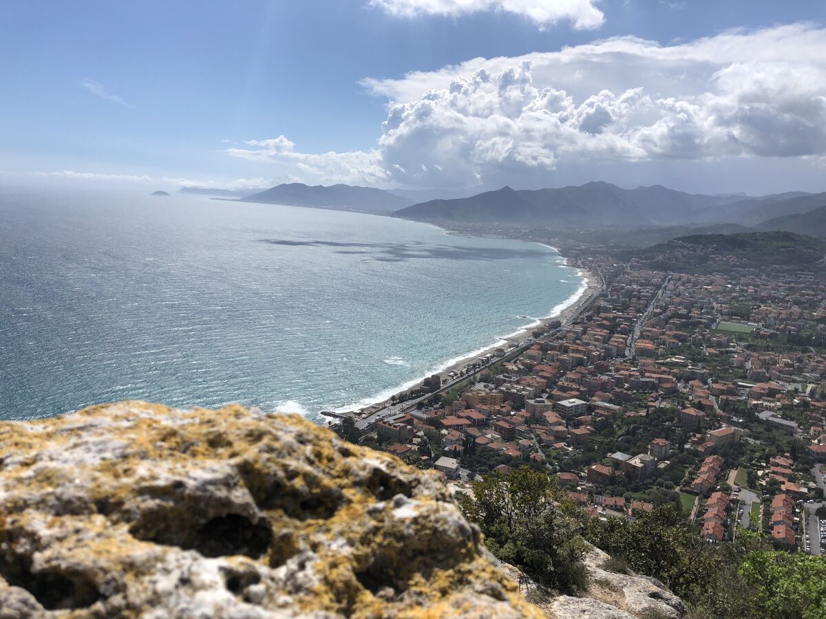 Blick auf den Golf von Pietra Ligure