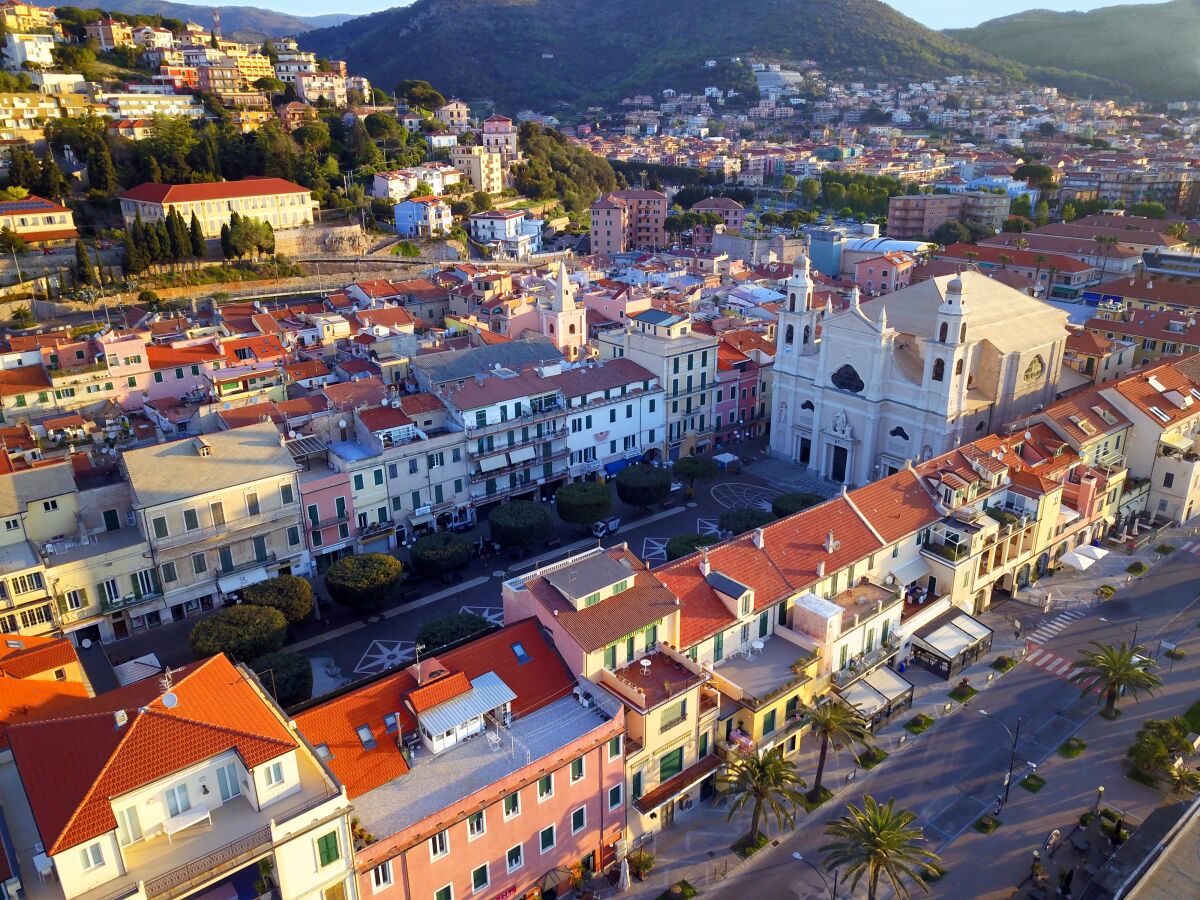 Blick auf die Stadt Pietra Ligure