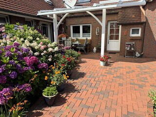 Überdachter Eingangsbereich