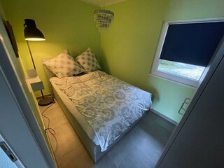 Schlafzimmer 1 mit Box-Springbett