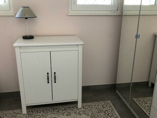 Mittelkonsole in Schlafzimmer 2