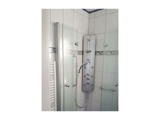 Badezimmer Ansicht 1 / 2-Bettwohnung mit Balkon