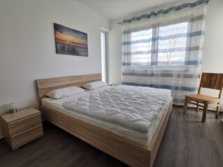 Schlafzimmer mit Doppelbett