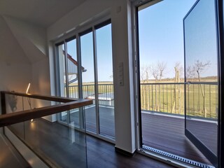 2 Terrassen und 2 Balkone vorhanden