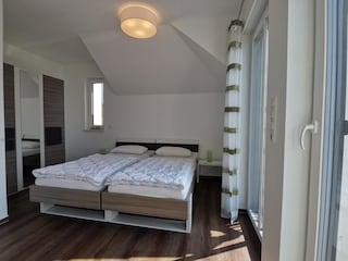 Schlafzimmer 1 im 1. OG
