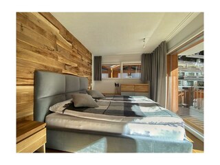 1st bedroom 2_edited_edited