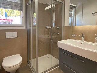 2nd bathroom 3_edited_edited