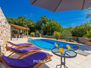 Ferienhaus AMARA Pool und Meerblick nahe Sandstrand - Vrbnik - image1