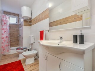 Bathroom on the 1st floor