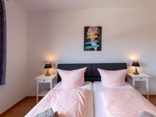 Schlafzimmer 5