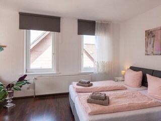 Schlafzimmer 6
