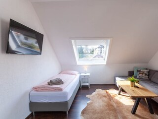Schlafzimmer 6