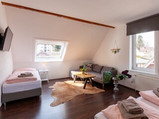 Schlafzimmer 6
