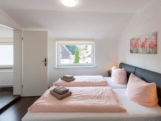 Schlafzimmer 7
