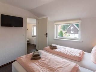 Schlafzimmer 7