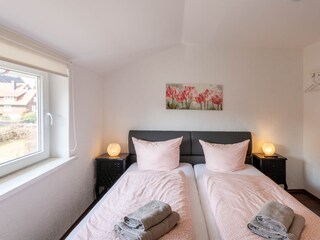 Schlafzimmer 7