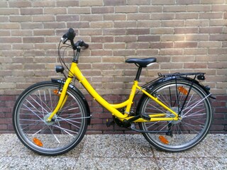 2 Kinderfahrräder 24" inklusive