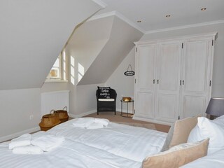 Schlafzimmer 2 OG