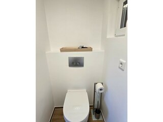 Bad mit Dusche und WC