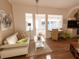 Wohn-/Essbereich mit offener Küche